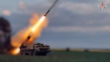 Rusia lanza ataques de artillería contra posiciones ucranianas en el frente
