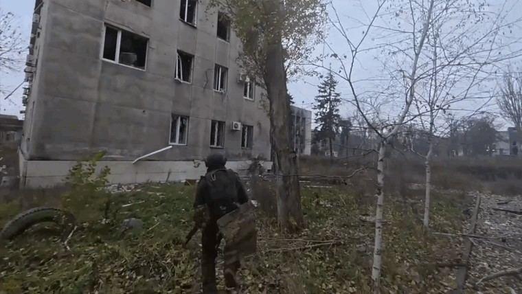 El Ejército ruso realiza operaciones en Krasnoarmeisk, Donbass