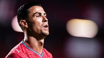 Cristiano Ronaldo pasa el control de seguridad al llegar al Mundial