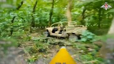 Drones rusos destruyen equipos militares de Ucrania en nuevo video