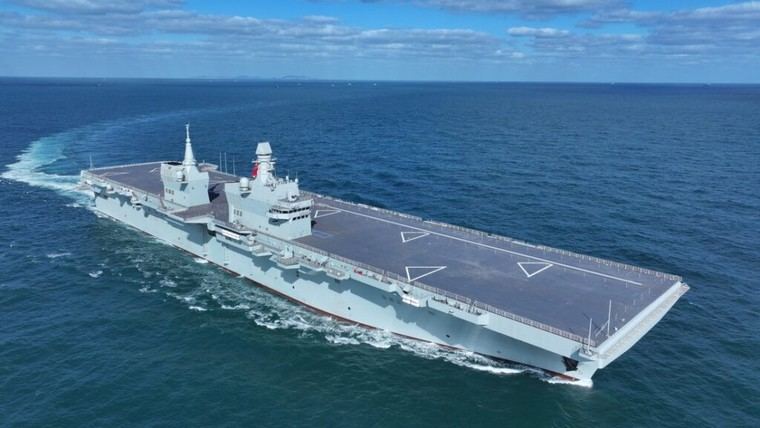China presenta su nuevo buque anfibio tras exitosas pruebas de navegación