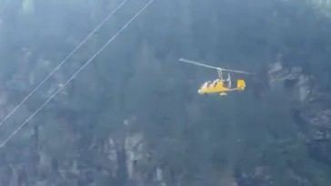 Girocóptero se estrella al chocar con cables en Italia, hay dos muertos