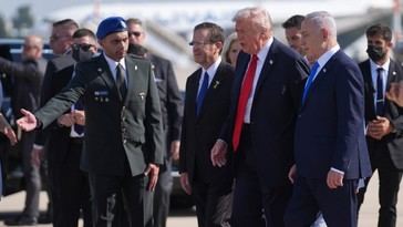 Trump aterriza en Israel para negociar acuerdo con Hamás