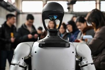 Robot de WEF desata caos en laboratorio chino