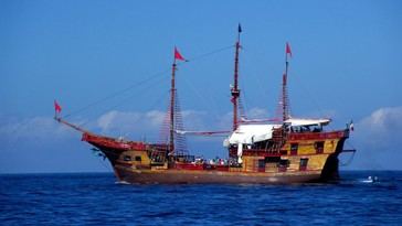 Galeón El Marigalante se hunde en Puerto Vallarta tras sufrir daños