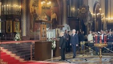 Putin participa en la misa de Pascua en Moscú