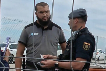 Un vigilante marroquí agrede a un periodista en Ceuta, le arrebata la cámara y borra todas sus grabaciones