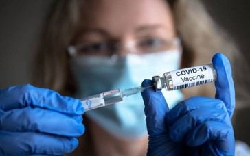 Nueva variante de COVID-19, NB.1.8.1, se propaga a nivel mundial, alerta la OMS