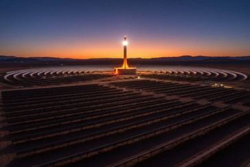 China inaugura la planta solar híbrida más grande del mundo que opera con sal fundida