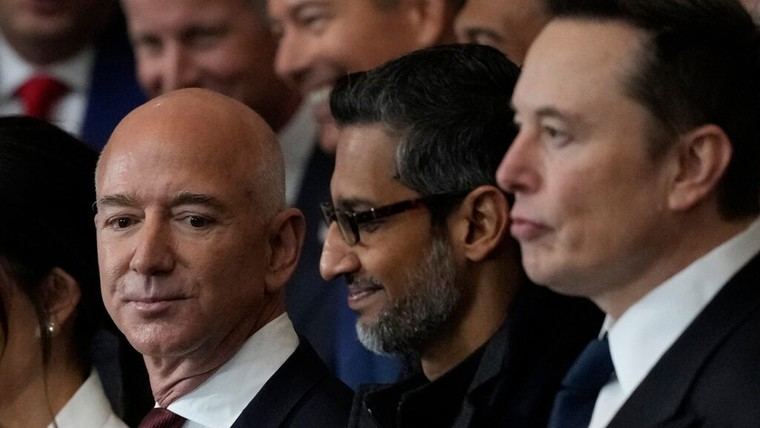 Bezos busca capitalizar la disputa entre Trump y Musk