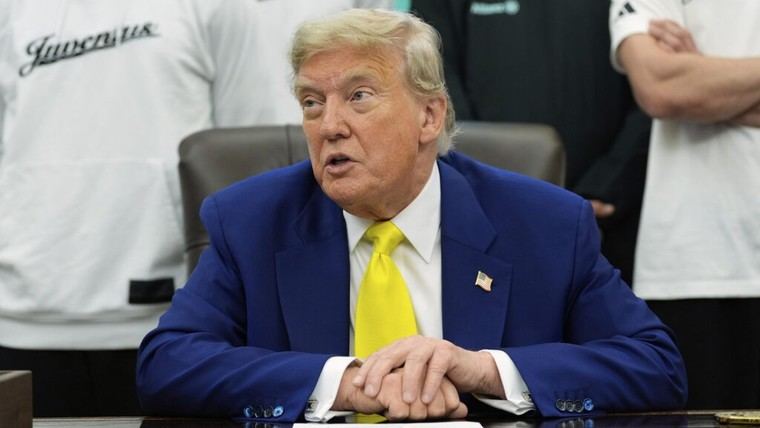 Trump da luz verde a ataque contra Irán, pero retrasa la orden final
