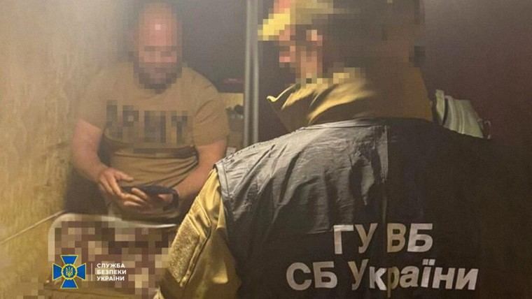 Detenido comandante ucraniano por exigir sobornos a sus subordinados